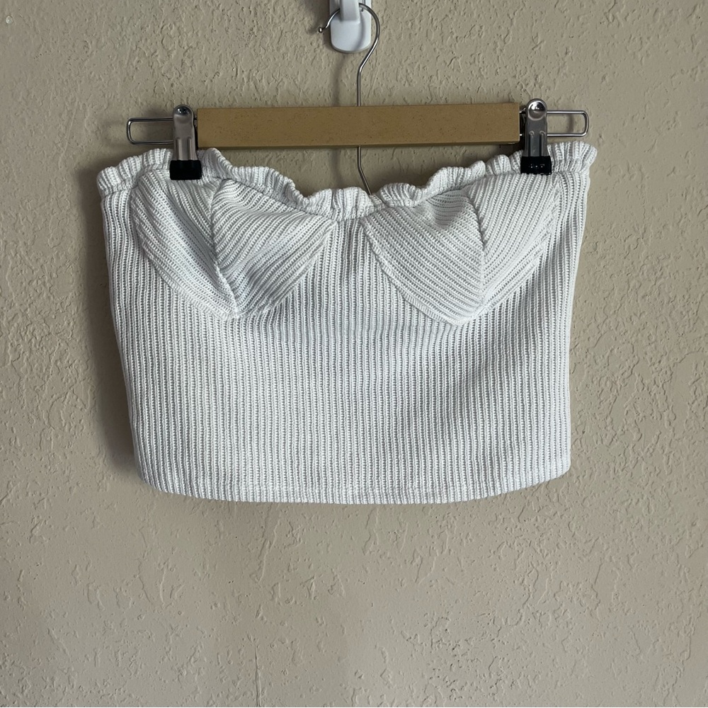 Ribbed Knit Ruffled Strapless White Cropped Top